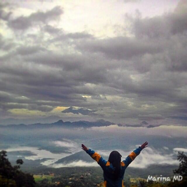 GUNUNG BONGKOK 975 MDPL