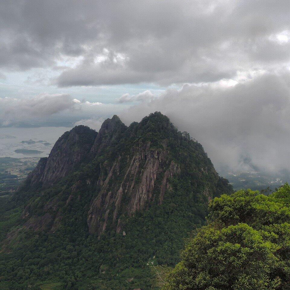 GUNUNG BONGKOK 975 MDPL