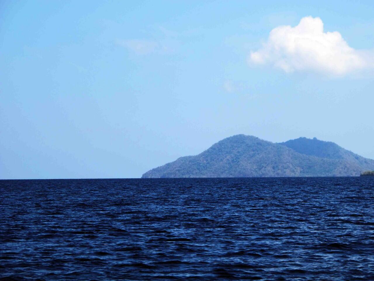Indah nya Pulau Moyo Surga terpendam Di Sumbawa