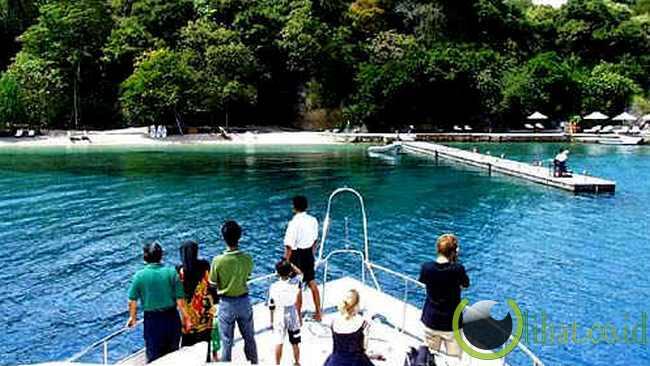 Indah nya Pulau Moyo Surga terpendam Di Sumbawa