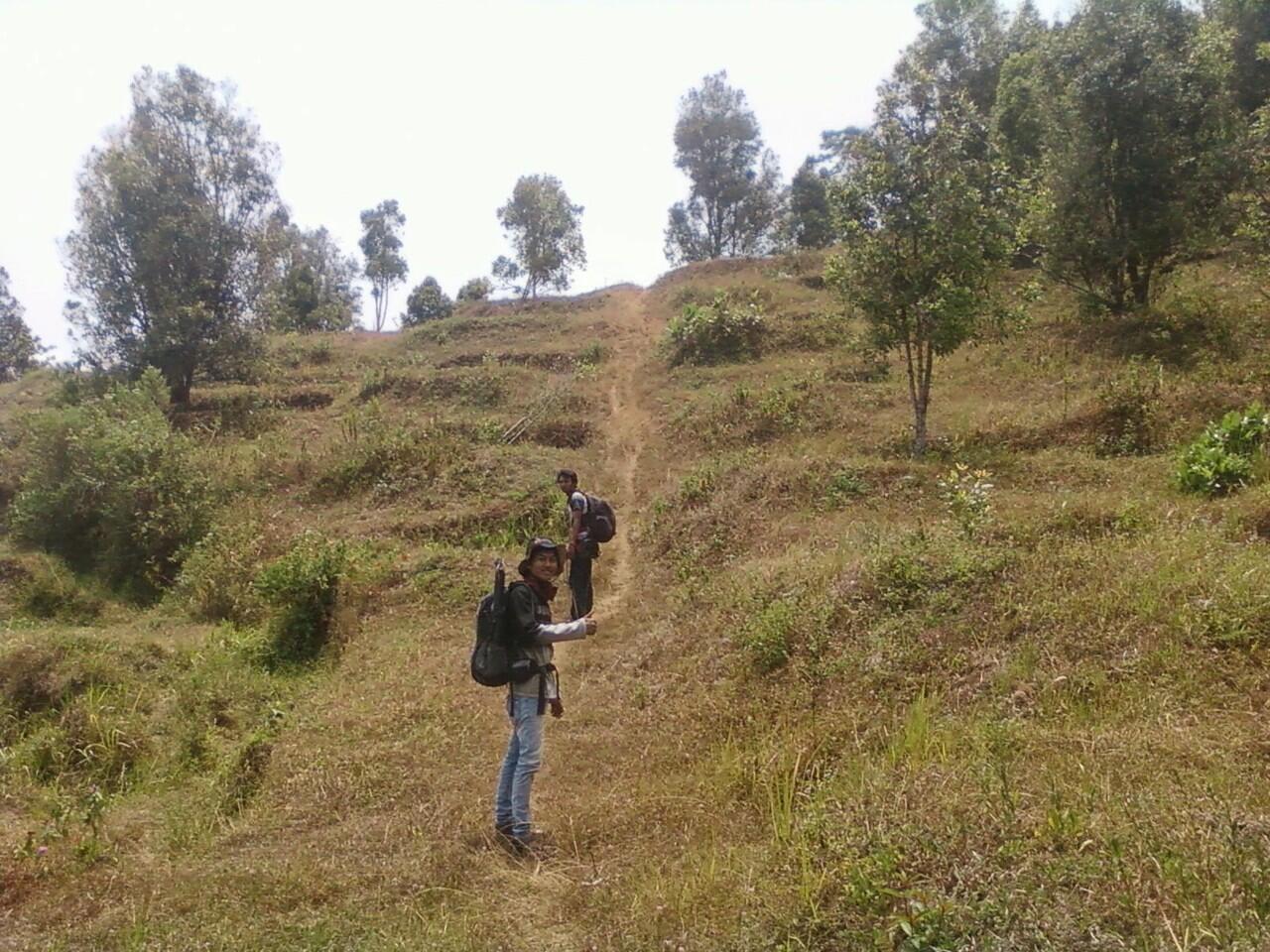 Gunung Ungaran via Desa Kalisidi : Melintasi Keindahan Air Terjun Lawe dan Benowo