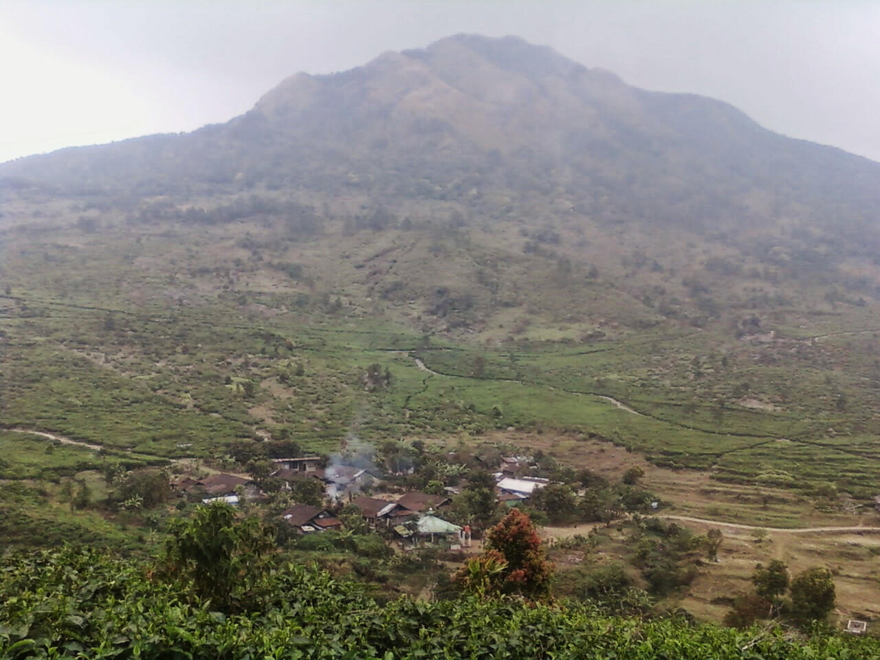 Gunung Ungaran via Desa Kalisidi : Melintasi Keindahan Air Terjun Lawe dan Benowo