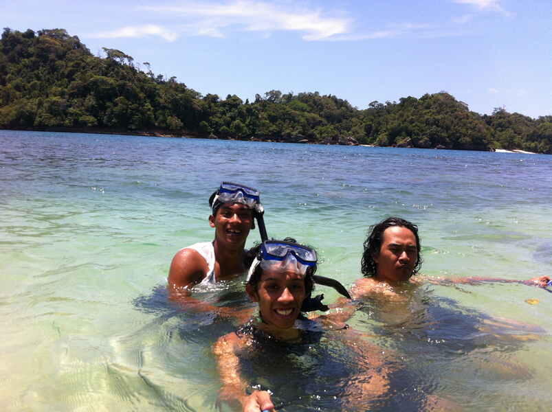 Trip random ke clungup bonus snorkling di pulau 3 warna seputar pantai di malang