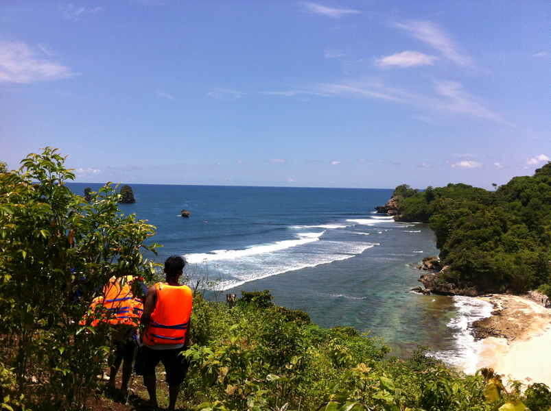 Trip random ke clungup bonus snorkling di pulau 3 warna seputar pantai di malang