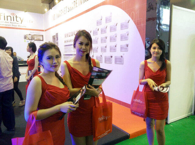 &#91;FOTO HOT&#93; Gadis Cantik Bertebaran di Mega Bazaar 2015