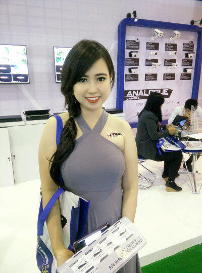 &#91;FOTO HOT&#93; Gadis Cantik Bertebaran di Mega Bazaar 2015