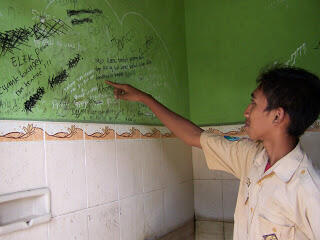 Nostalgia Keisengan Coret2 saat Sekolah..