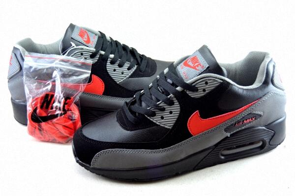 IT'S ALL ABOUT NIKE SHOES : AIRMAX,CORTEZ,PAUL RODRIGUEZ,DLL