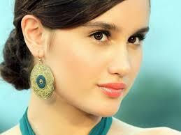 DEMI CINTA LAURA