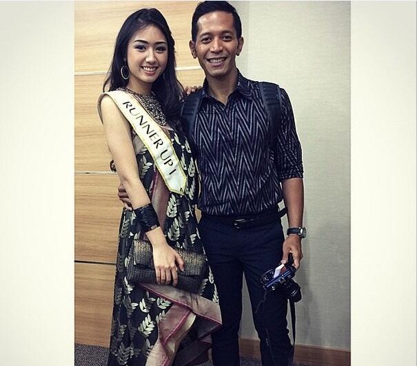 Miss Indonesia ‘Blusukan Selfie’ di Indonesia Fashion Week