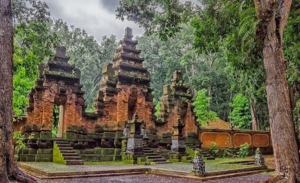 Keindahan Dibalik Keangkeran Alas Purwo 