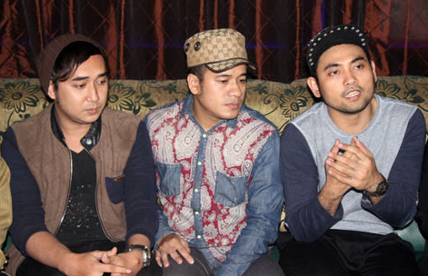&#91;Cowok vs Cewek&#93; malah Sumpah Pocong segala