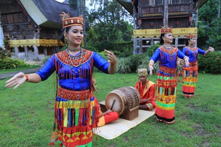 (thread weekend)3 Ritual Penguburan Khas Tana Toraja, Sulawesi Selatan