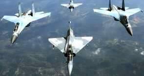 &#91;Mau perang nih&#93; Dua pesawat sukhoi mengejar dan menembak jatuh pesawat asing