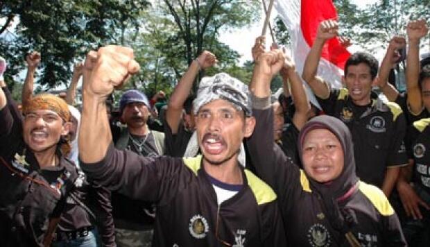 Bos GMBI Pelapor Tempo: Berhenti Minum, Salat Urusan Nanti