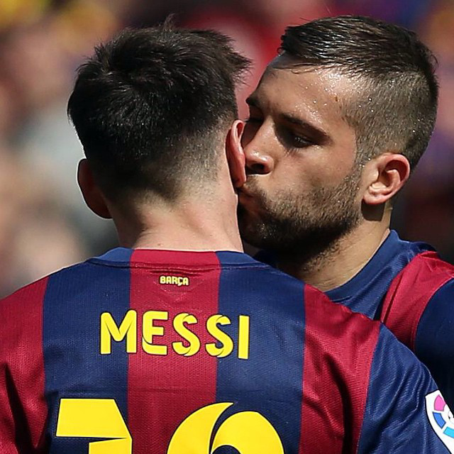 Jordi Alba &#91;FC Barcelona&#93; Tertangkap Kamera Sebagai Maho