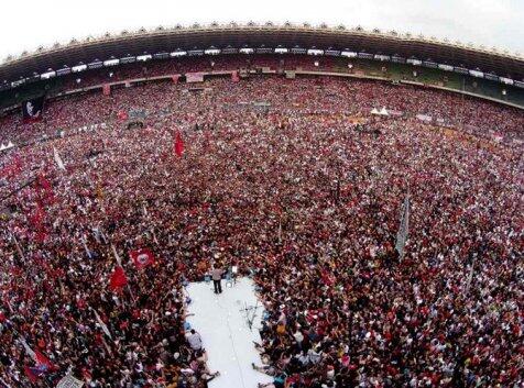 Foto Jokowi di Tengah Jutaan Pendukung Tanpa Parpol Tinggal Kenangan