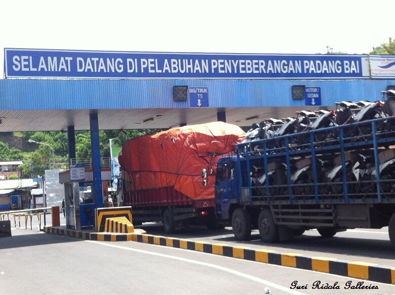 BALI-LOMBOK HITCHIKING STORY: DIKASIH MOTOR OLEH PEDAGANG