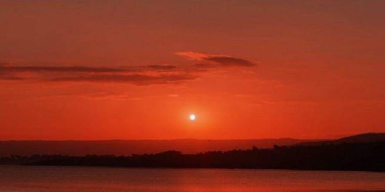 Penampakan Senja Bila Bintang Bumi Bukan Matahari
