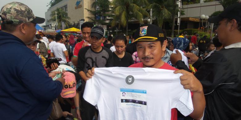 Kaus Haji Lulung ''Laris Manis'' di Acara ''Car Free Day''