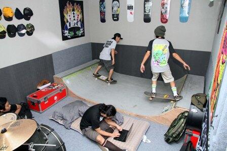 Ini Mini Skatepark Pertama di Dalam Kamar (di Indonesia) 