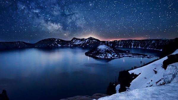 Melihat Keindahan Crater Lake, Danau Terdalam Di Amerika
