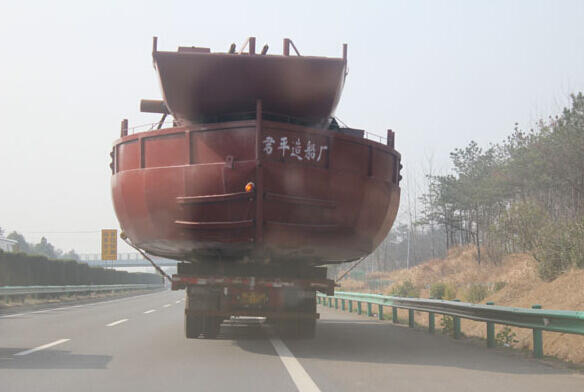 Supir Truck Dengan Muatan Nekad