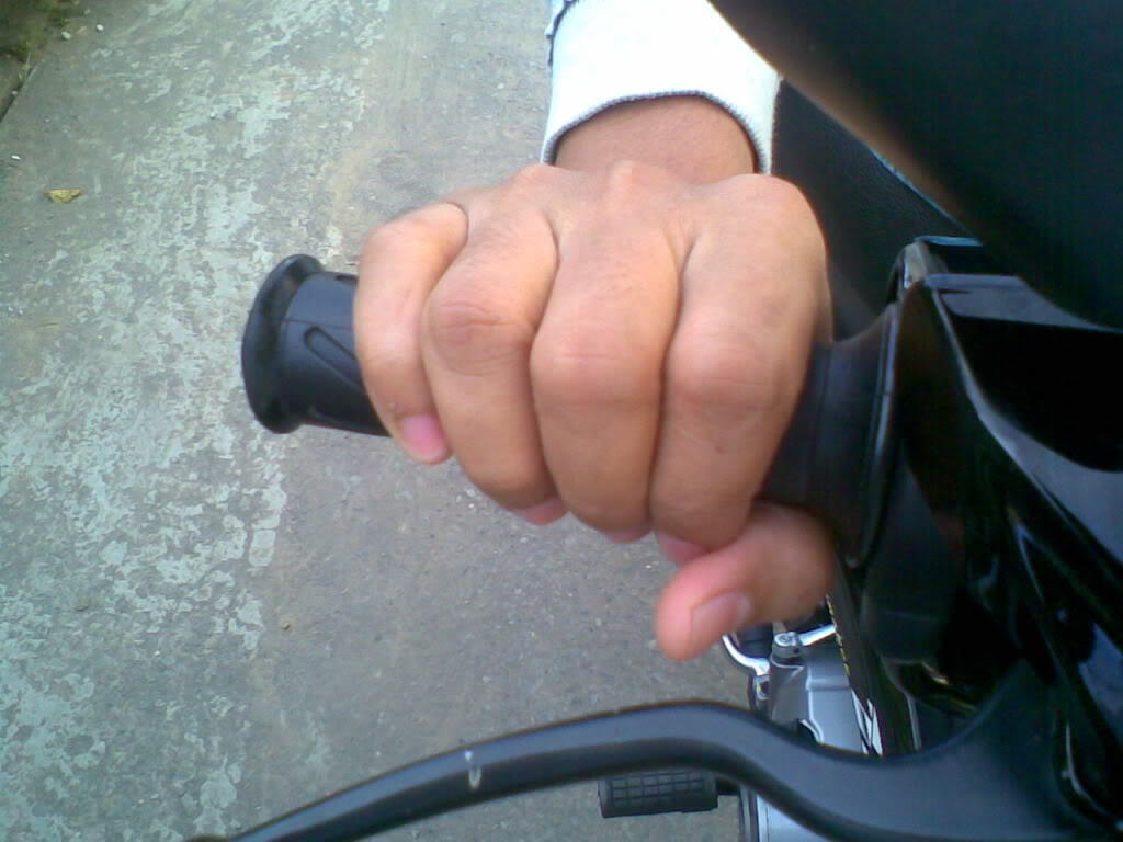 Komponen-komponen Motor Yang Sering di Mainin Saat Parkir ( Just For Fun )