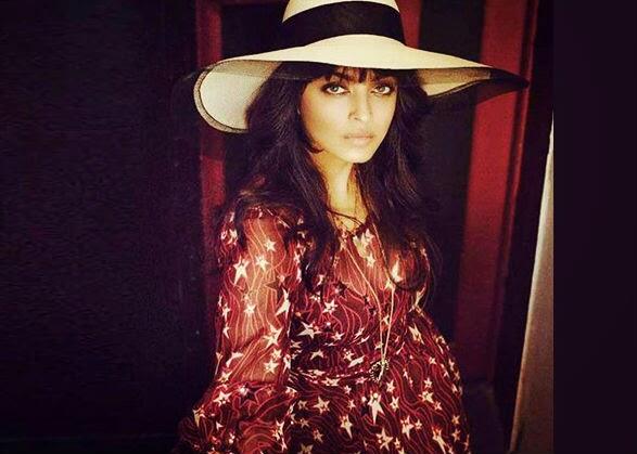 10 Pose Seksi Aishwarya Rai di Majalah Vogue
