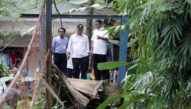 Kisah Sedih 43 Anak SD yang Jatuh dari Jembatan Ambruk