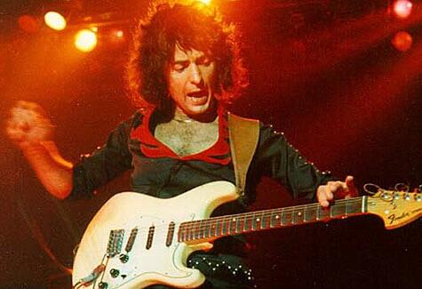 10 Gitaris band terbaik
