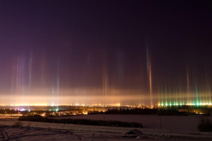 Light Pillar – Keindahan Fenomena Cahaya Penyangga Langit !!