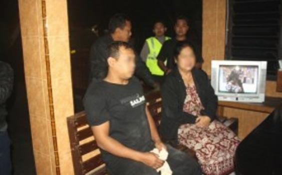 Suami Berikan Bayi ke Istri, Ternyata Hasil Selingkuh dengan Janda