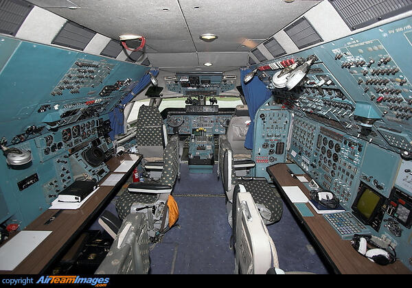 Inilah Cockpit dan interior Pesawat terbesar di dunia !!!!