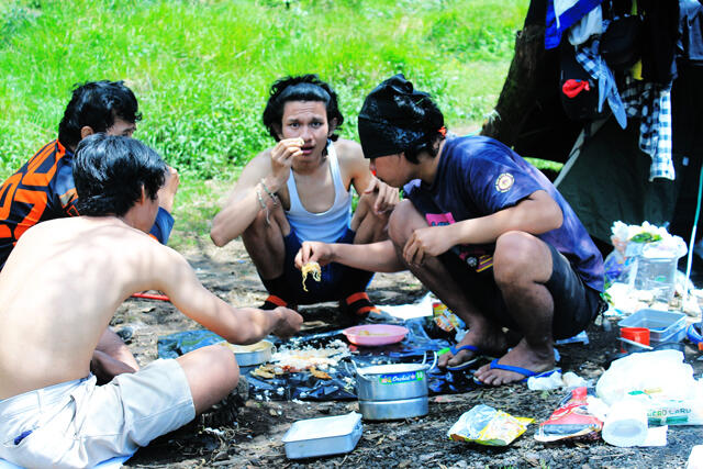 PAKE BAHASA INDONESIA SAJA (MERBABU VIA WEKAS 19-22 FEBRUARI 2015 )