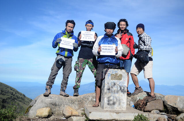 PAKE BAHASA INDONESIA SAJA (MERBABU VIA WEKAS 19-22 FEBRUARI 2015 )