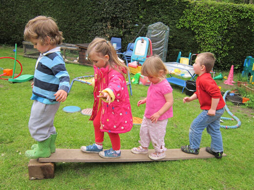 5 Manfaat Bouncing Ball Untuk Anak