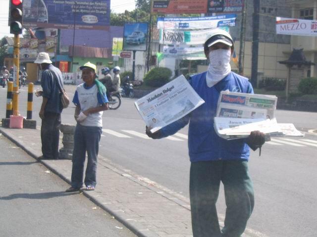 Profesi-Profesi yang Biasa Kita Temui di Lampu Merah