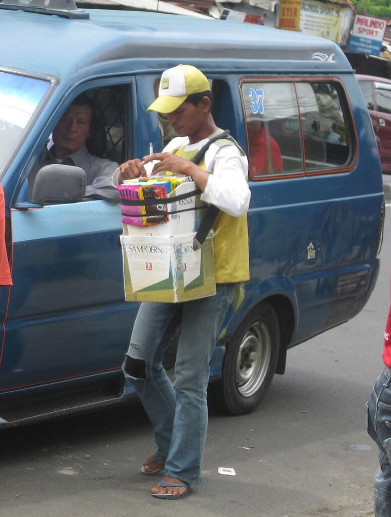 Profesi-Profesi yang Biasa Kita Temui di Lampu Merah