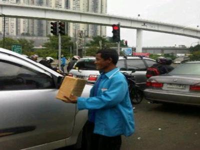 Profesi-Profesi yang Biasa Kita Temui di Lampu Merah