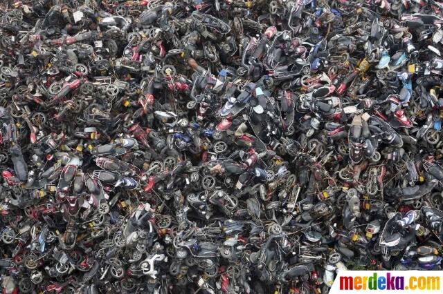 Menengok Lokasi Pembuangan Ribuan Kendaraan Bekas di China