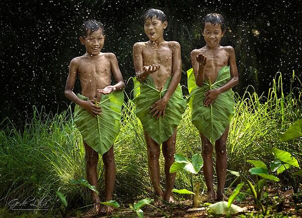 30 Foto Indah Dari Anak yang Sedang Bermain di Seluruh Dunia