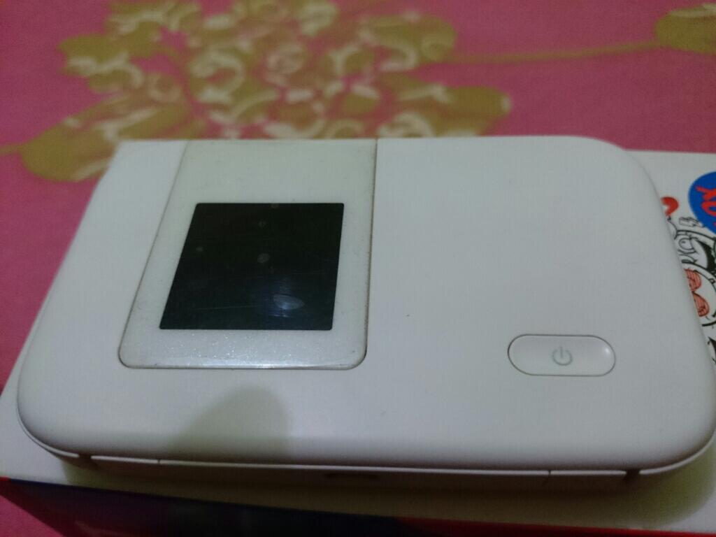 Ipod Touch 5 32GB putih + Modem wifi Bolt Slim