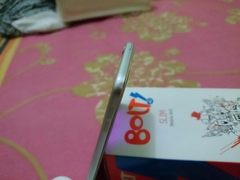 Ipod Touch 5 32GB putih + Modem wifi Bolt Slim