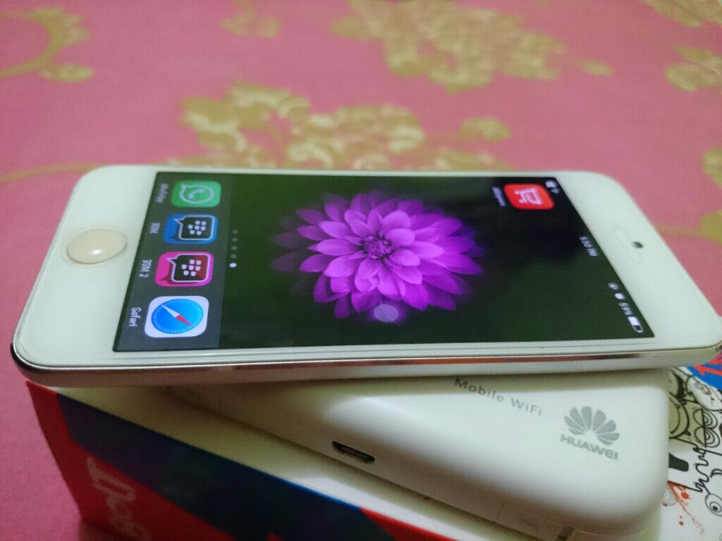 Ipod Touch 5 32GB putih + Modem wifi Bolt Slim