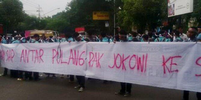 Mahasiswa di Solo Minta Jokowi Pulang Kampung dan Stop Pencitraan