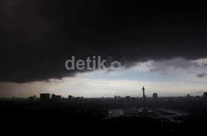 Waspada .. !! Cuaca Buruk Diprediksi Landa Jakarta dan Sekitarnya..