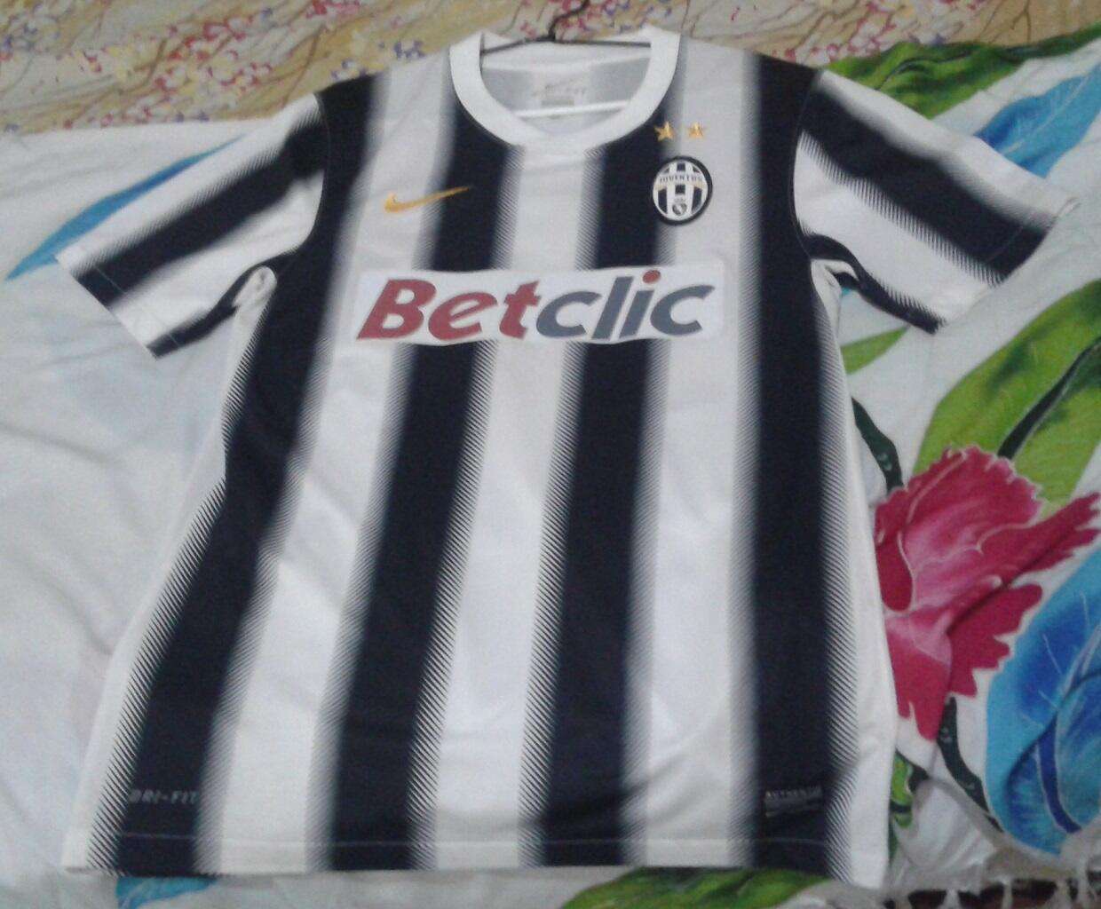 JERSEY JUVENTUS ORIGINAL HOME 11/12 SIZE S SS dan JUVENTUS KW HOME 10/11 SIZE S SS