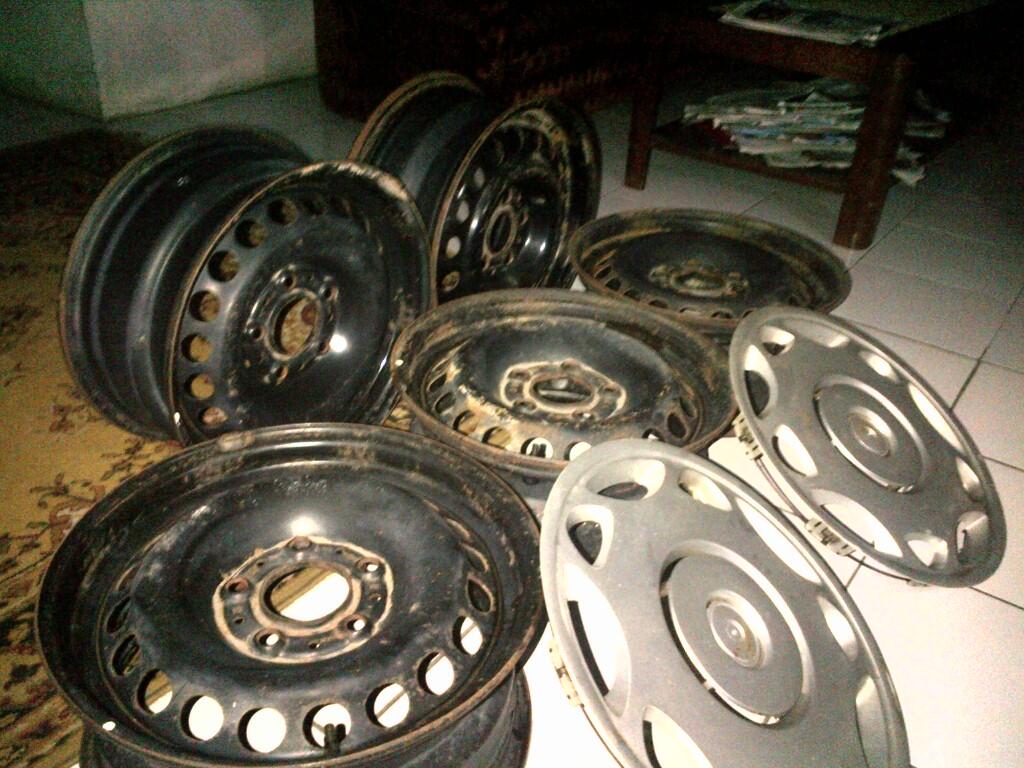 Terjual velg oem kaleng copotan bmw e36 = dop | KASKUS