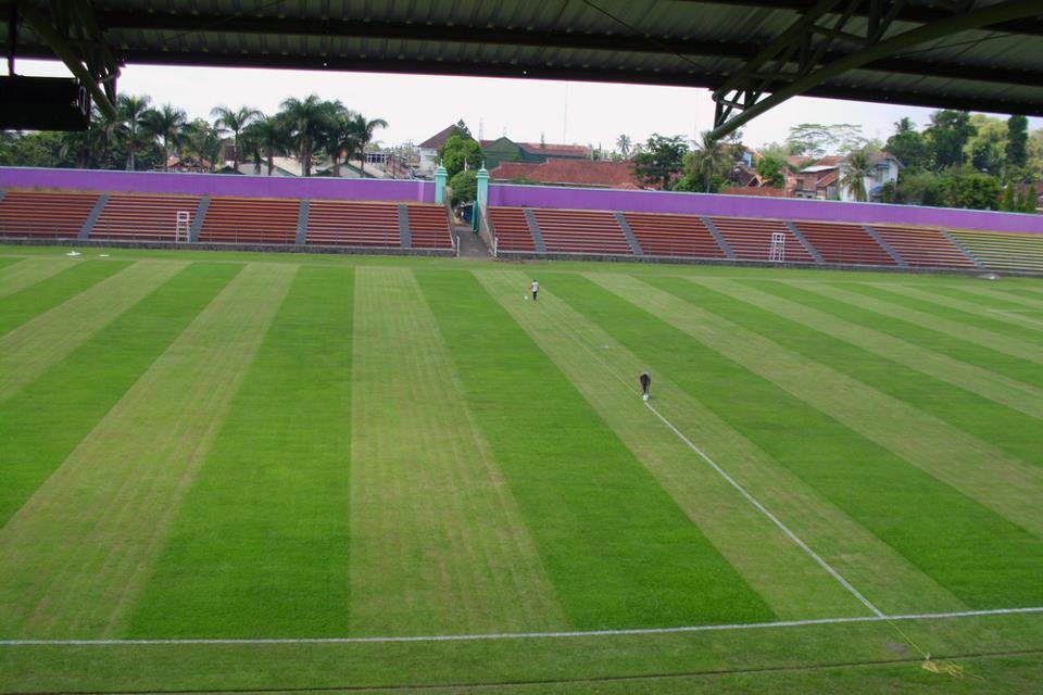 STADION GALUH CIAMIS, KUALITAS LAPANGAN LIGA EROPA LEBIH BAIK DARI GBK